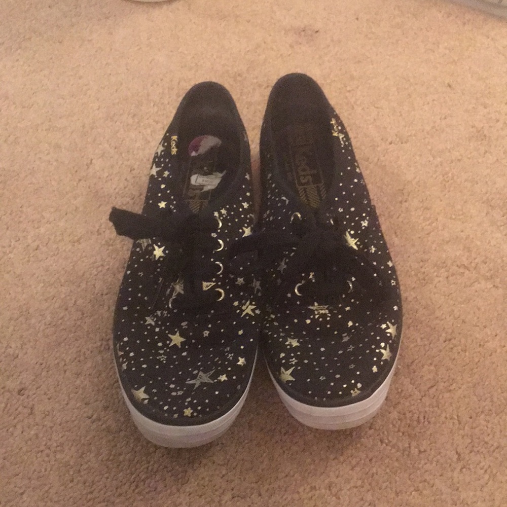 Black and gold star keds